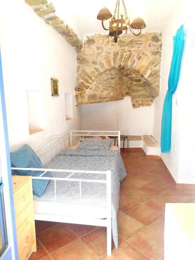 Traditional Family House, Ground Floor With Yard Koronos Esterno foto